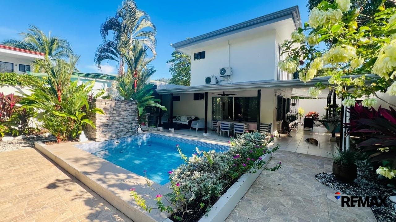 Charming 3-Bedroom Home with Pool – South of Jaco Beach