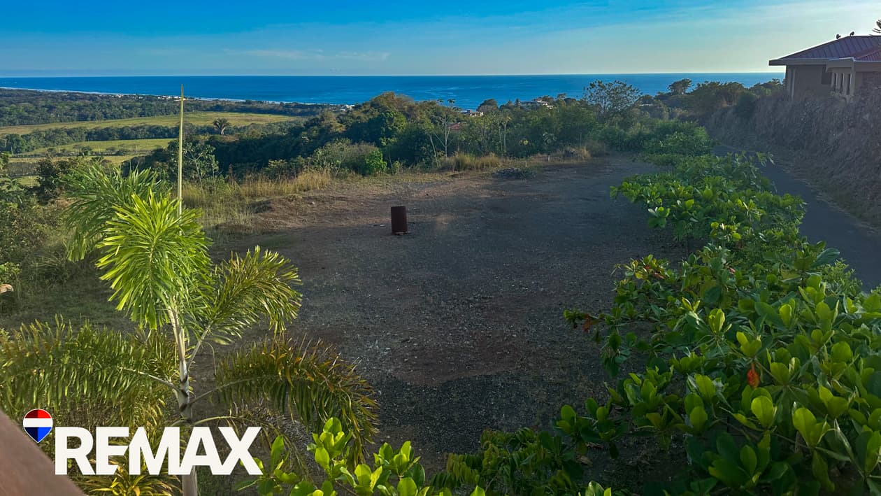 Two Luxury Homes with Ocean Views | Prime Expansion Potential | Legal Well, photo 4