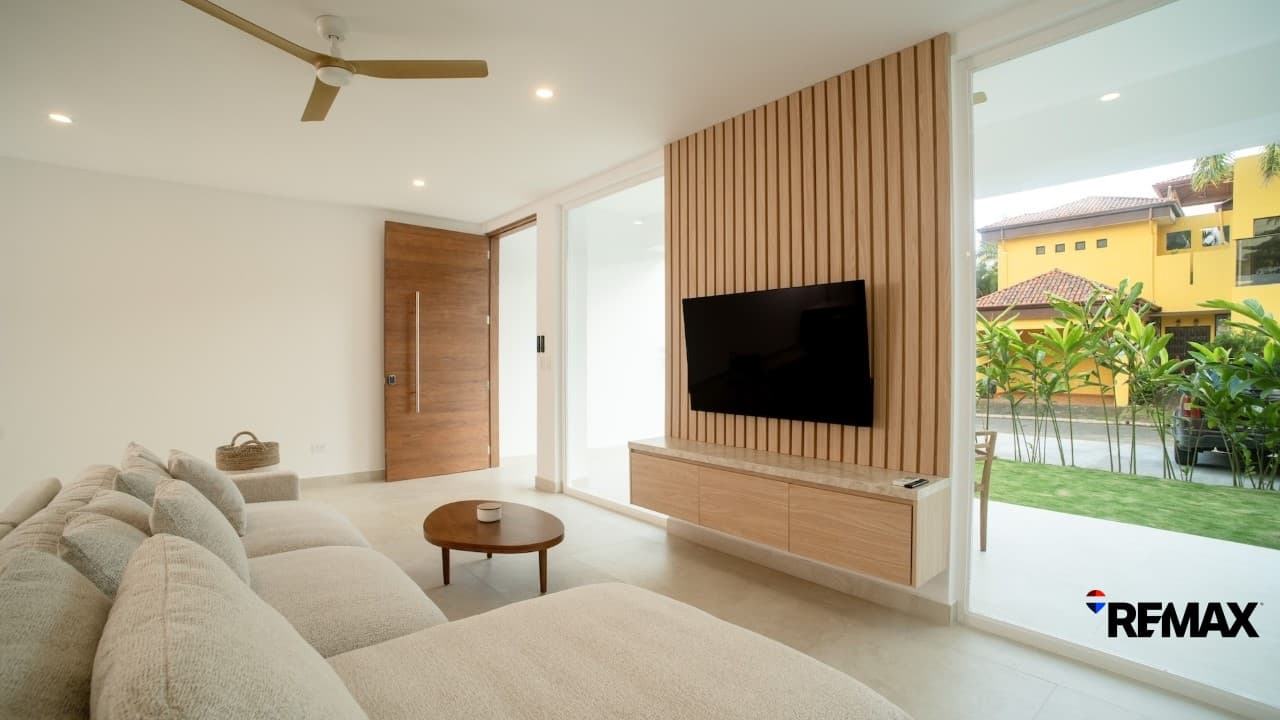 Luxury Turnkey Home in Hermosa Beach, photo 2