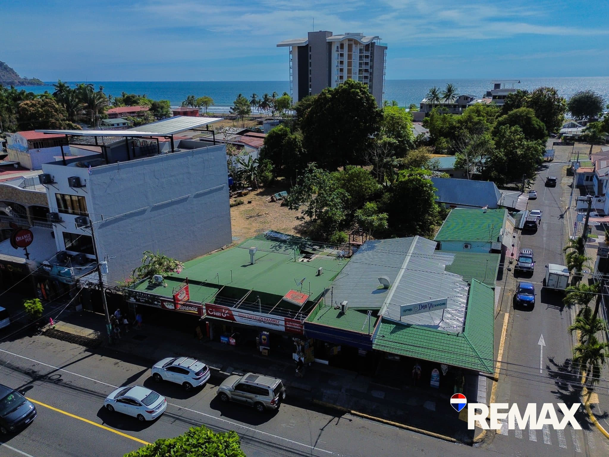 Prime Downtown Commercial Property – Large Lot with Expansion Potential in Jacó
