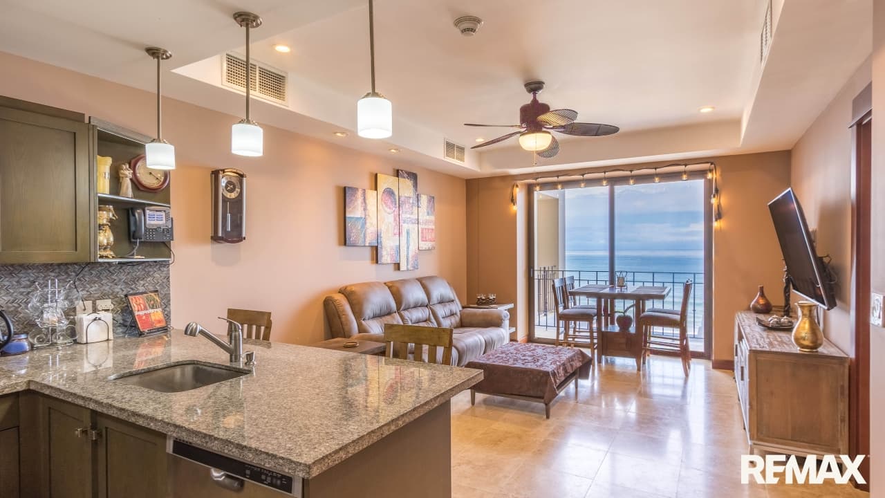 Croc's Casino Resort Oceanfront 1-Bedroom Condo, photo 11