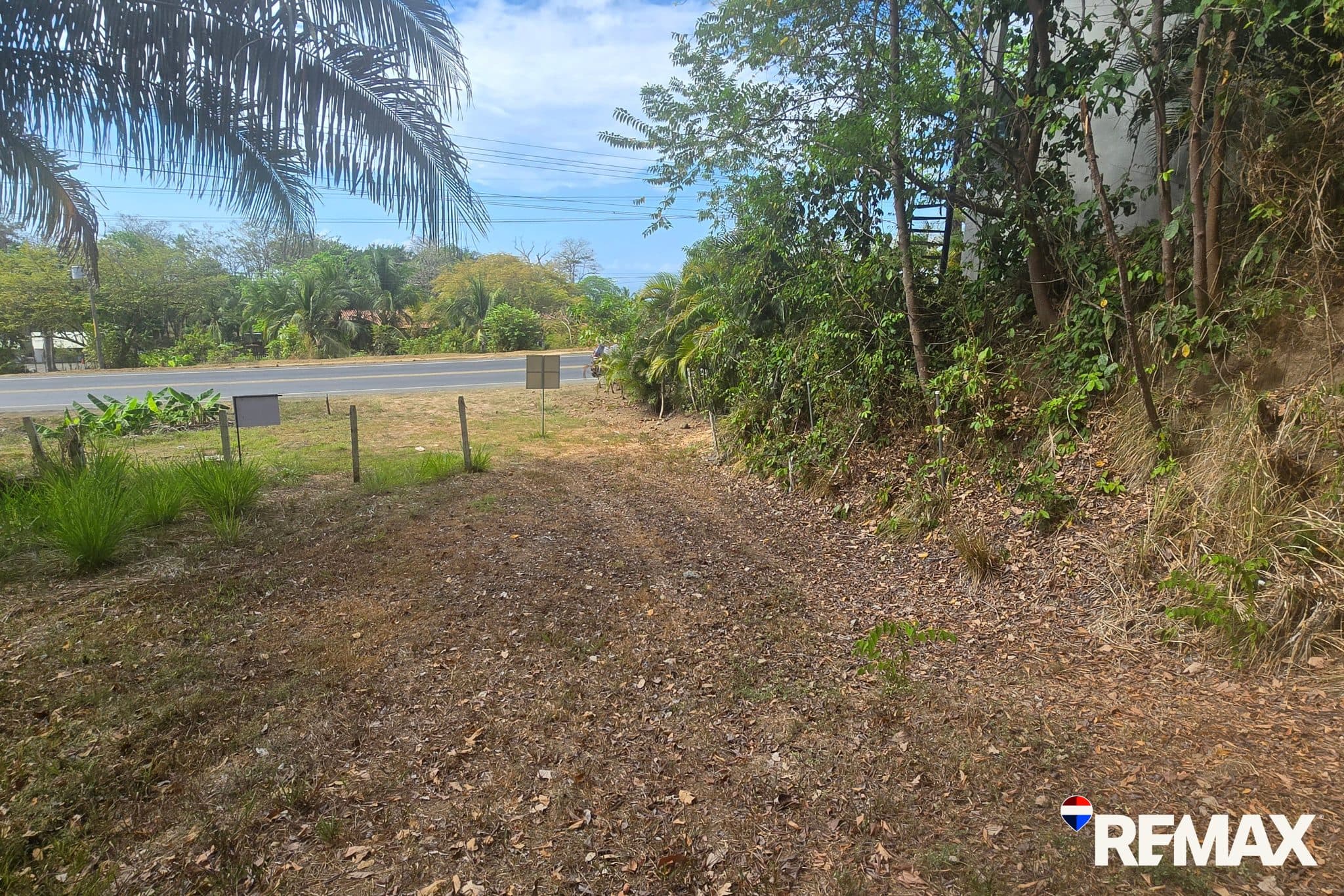 Highway Oceanview lot  | Mixed-Use Opportunity