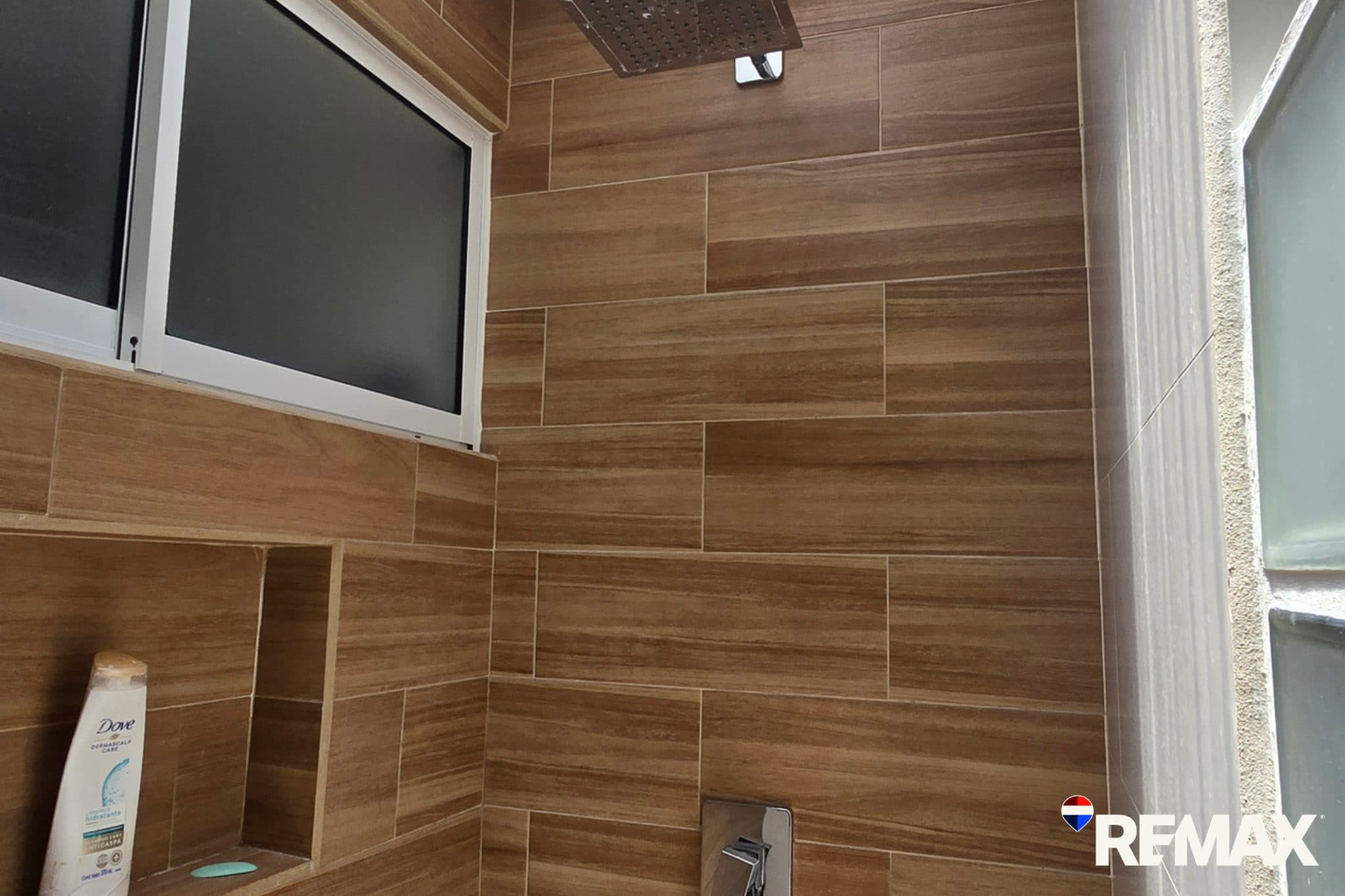 Pool front Tropical Condo | Fully Renovated | Walk to Beach, photo 6