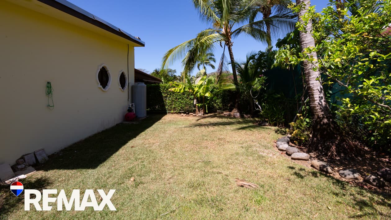 23 Costa del Sol | Near the Pool | Priced to Sell, photo 3