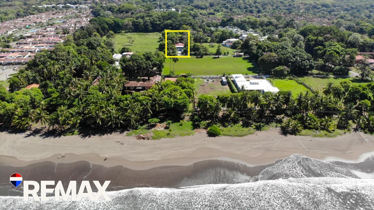 Titled Beach House | 6 bedrooms | Walk to the Beach, photo 3