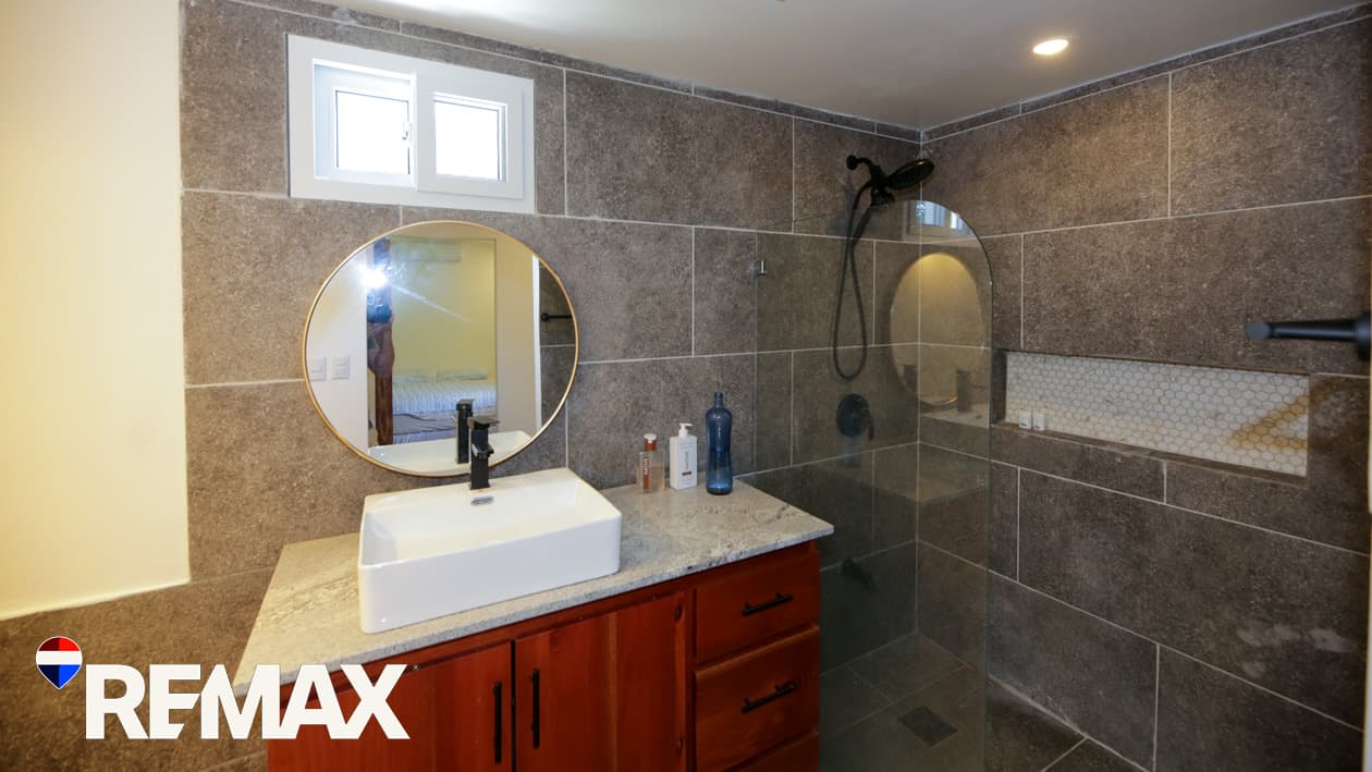 Titled Beach House | 6 bedrooms | Walk to the Beach, photo 12