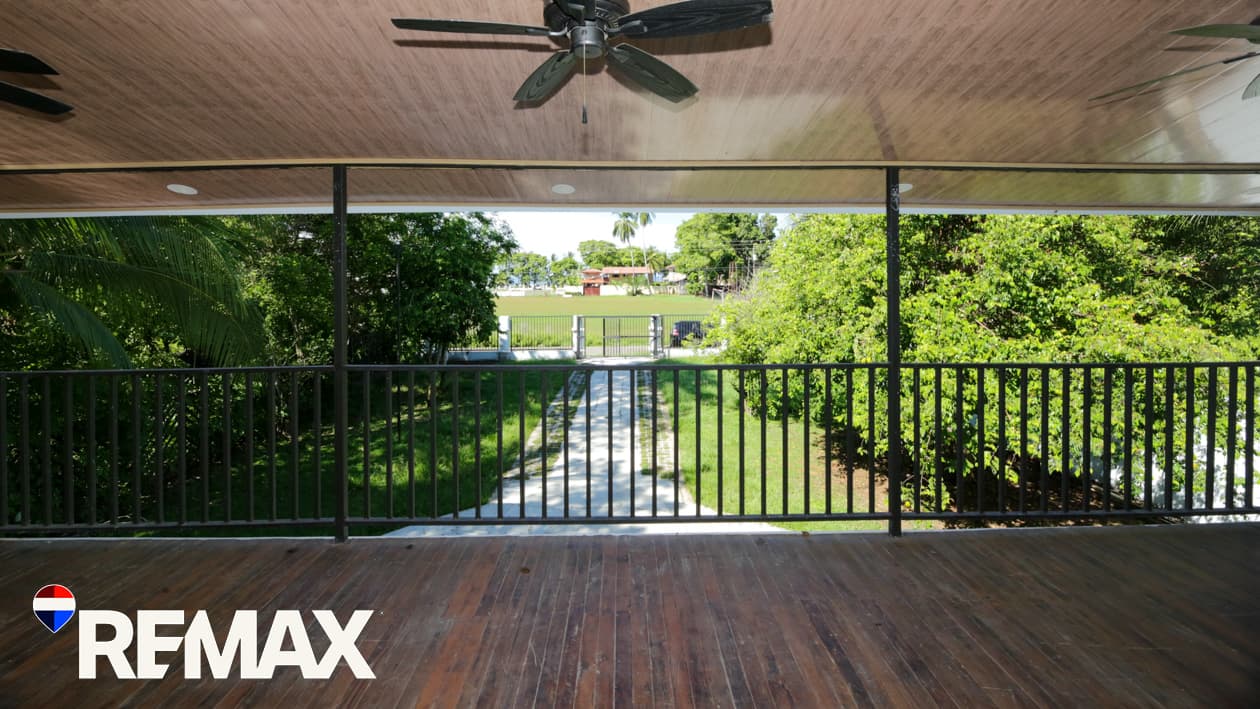 Titled Beach House | 6 bedrooms | Walk to the Beach, photo 21