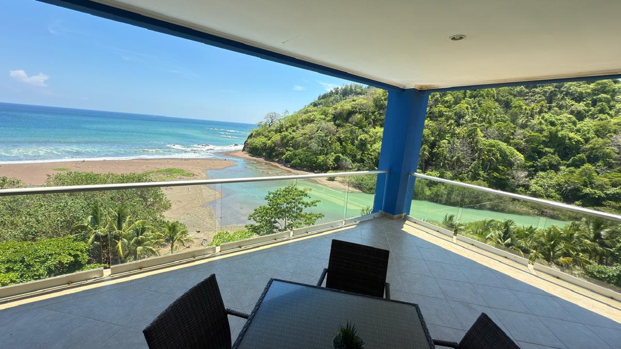 Stunning Oceanfront Condo in north Jacó with Panoramic Views