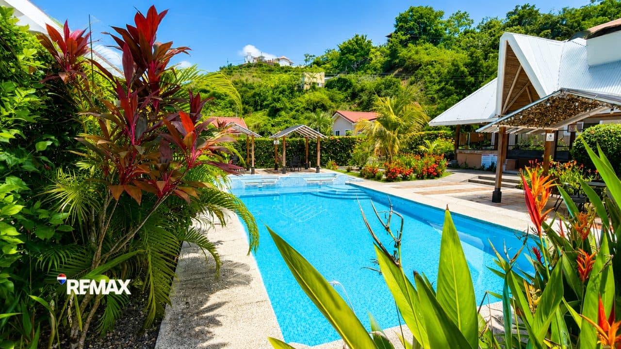 3-Bedroom Home in Gated Community, photo 30