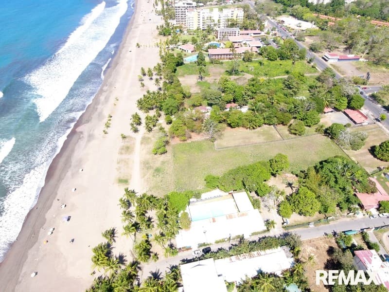 Sundial: Rare Titled Oceanfront Development Property in Jacó Beach, photo 3