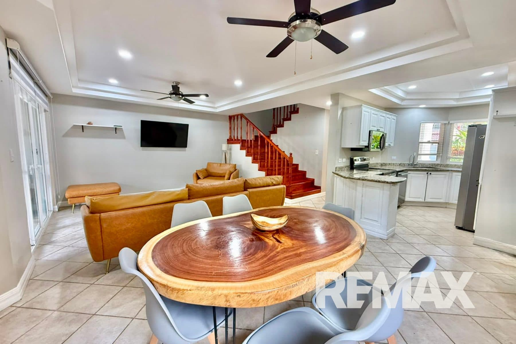 Las Nubes Gated Family Home, photo 16