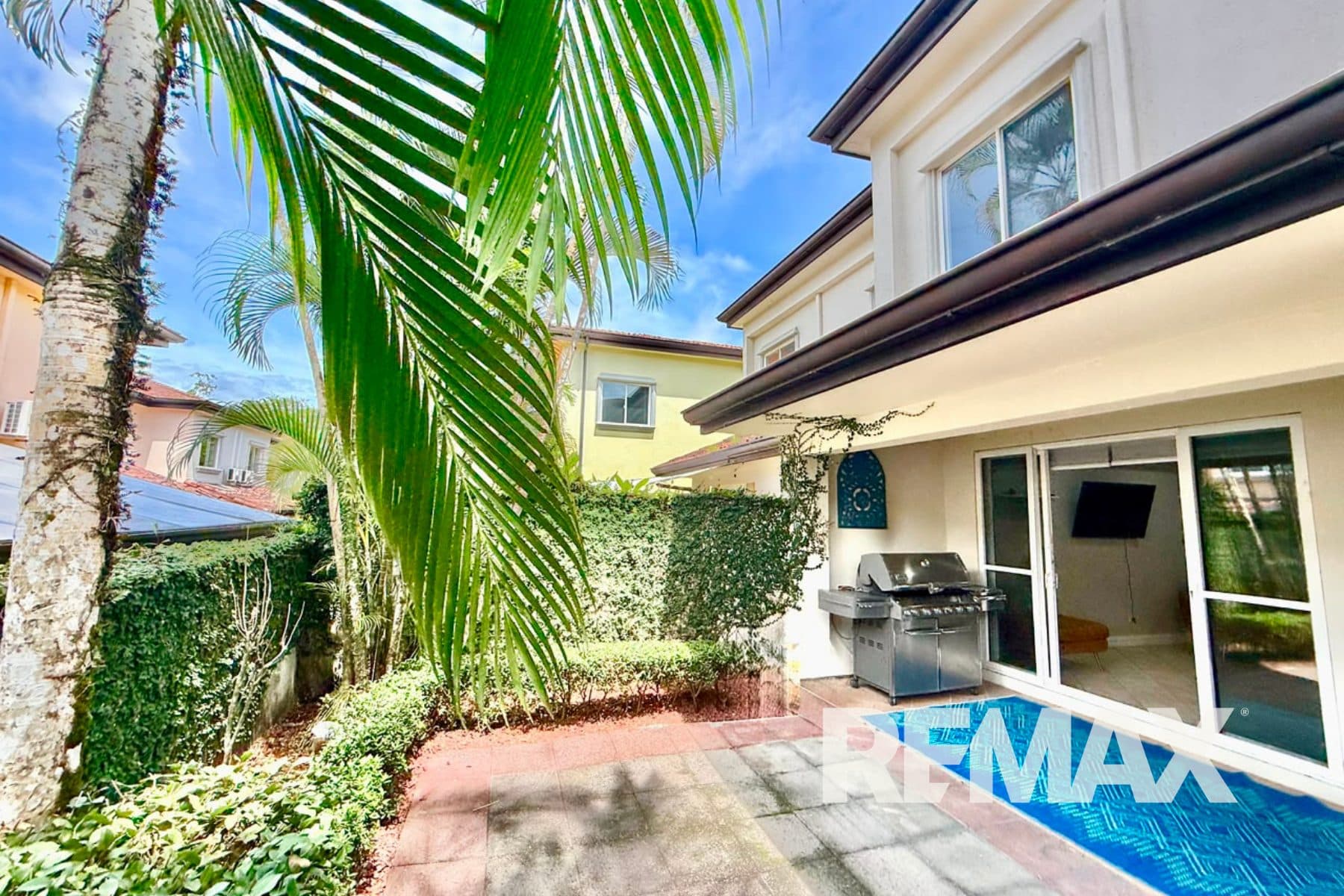 Las Nubes Gated Family Home, photo 24