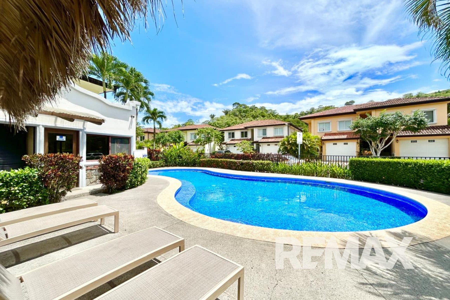 Las Nubes Gated Family Home, photo 27