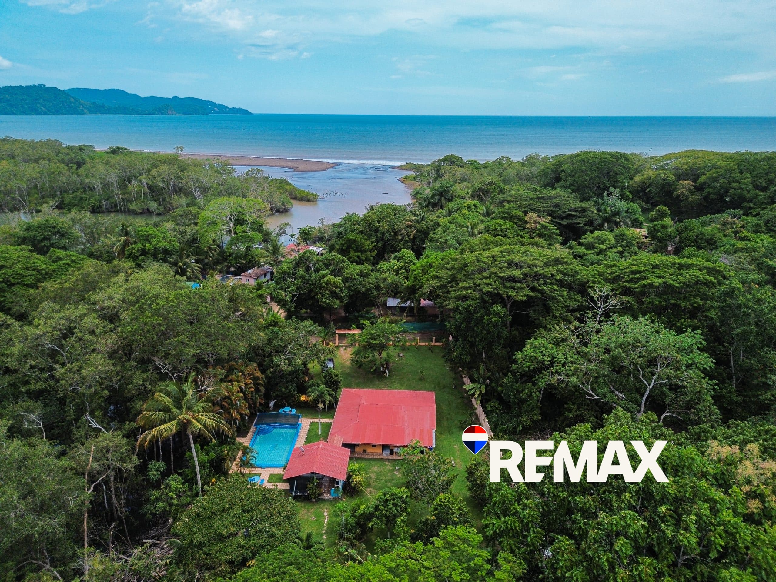 Beachside Tropical Estate | House with Pool in Playa Azul