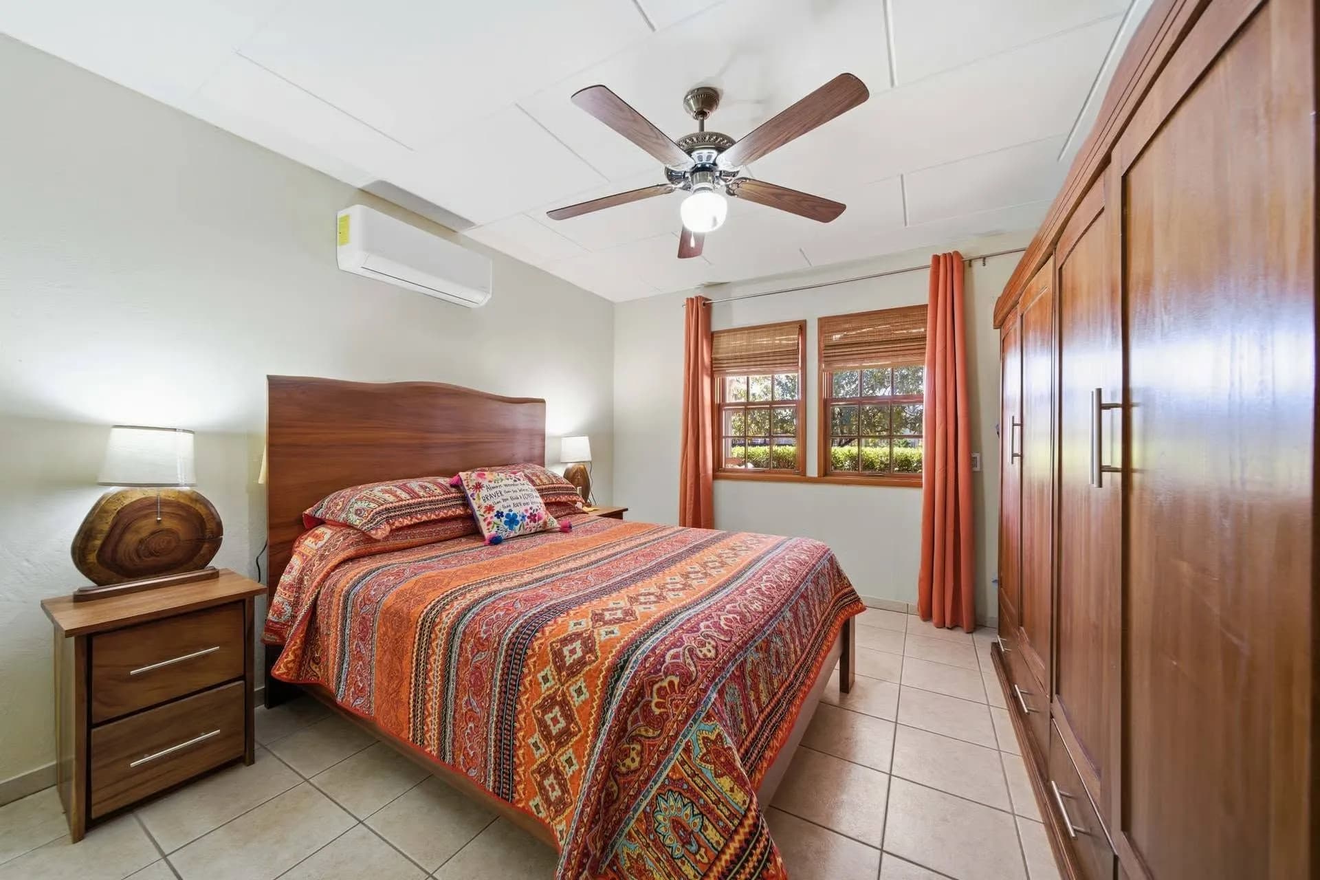 Gated Income Property in the Middle of Sardinal, photo 20