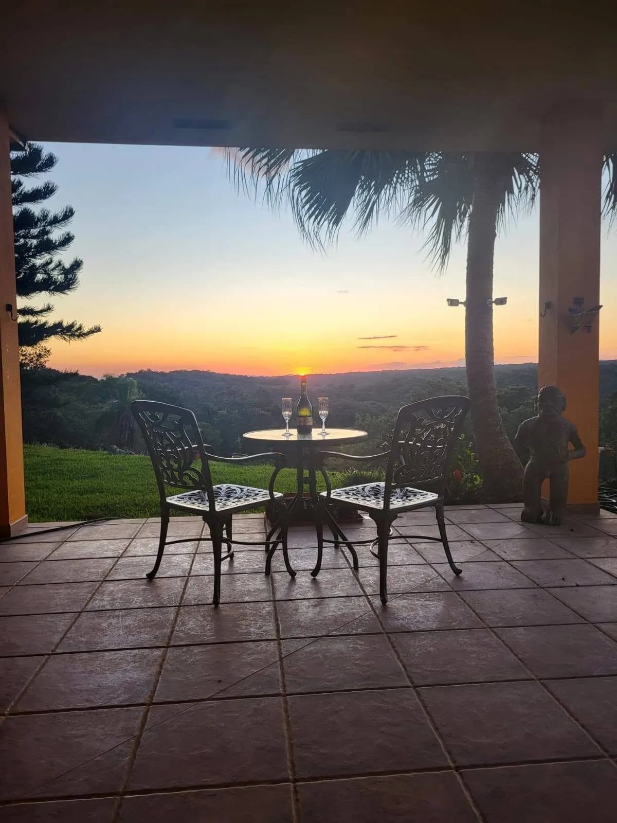 VOLCANIA ESTATE — Villa & Highland Parcel, photo 4
