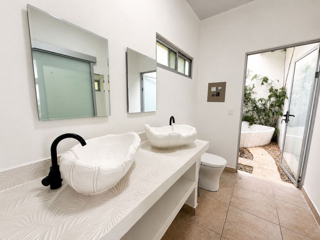 Architectural Mountain Hospitality Estate with Six Private Villas, Indoor Pool & Panoramic Lake Arenal Views, photo 28