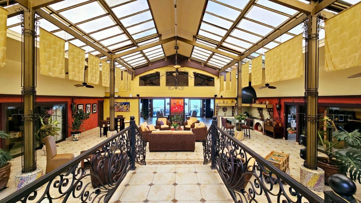 Luxurious Hilltop Estate in Costa Rica: A Private Oasis with Unparalleled Views