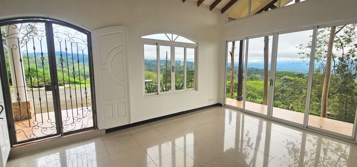 Spacious Family Home with Arenal Volcano Views in Florencia, photo 14