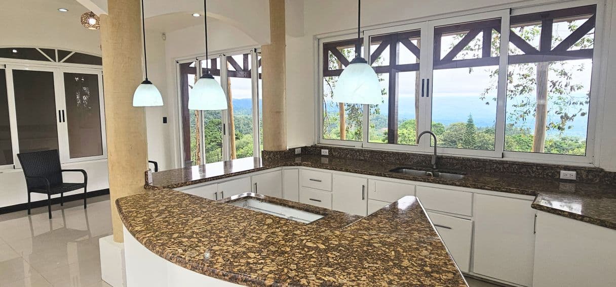 Spacious Family Home with Arenal Volcano Views in Florencia, photo 9