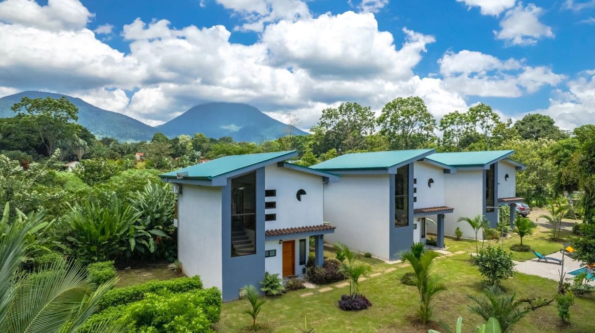 FOR SALE | Arenal Volcano View Investment Property with 4 Houses, Pool & River in La Fortuna, Costa, photo 3