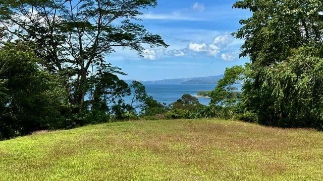 Stunning Buildable 3.4 Acre Lot in La Union with Panoramic Lake Arenal Views, photo 2