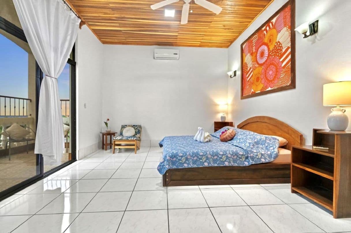 Prestigious 19-Bedroom Coastal Estate with Development Potential in Playa del Coco, photo 19