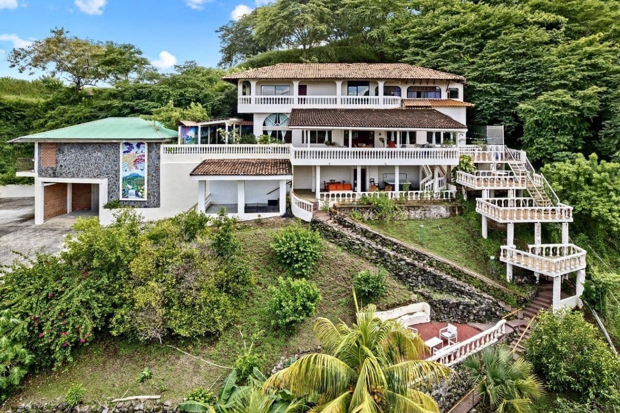 Prestigious 19-Bedroom Coastal Estate with Development Potential in Playa del Coco, photo 7