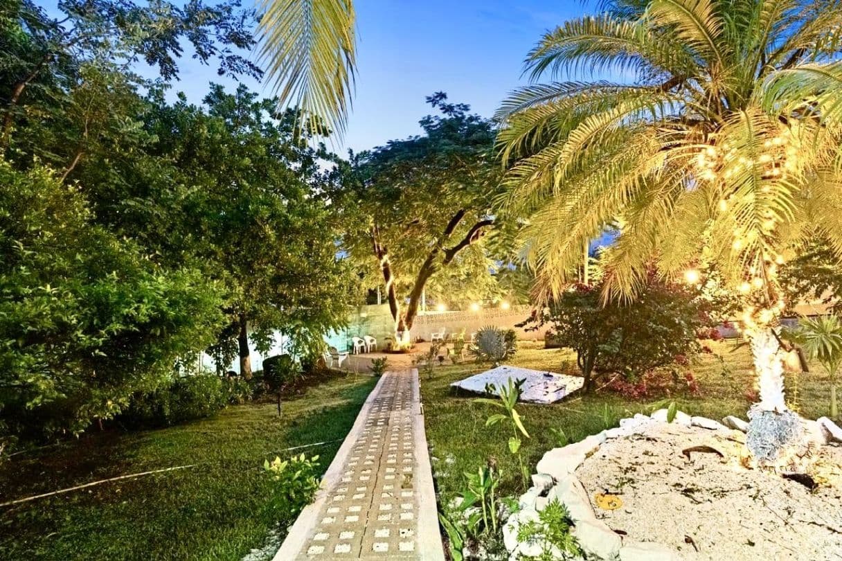 Prestigious 19-Bedroom Coastal Estate with Development Potential in Playa del Coco, photo 34