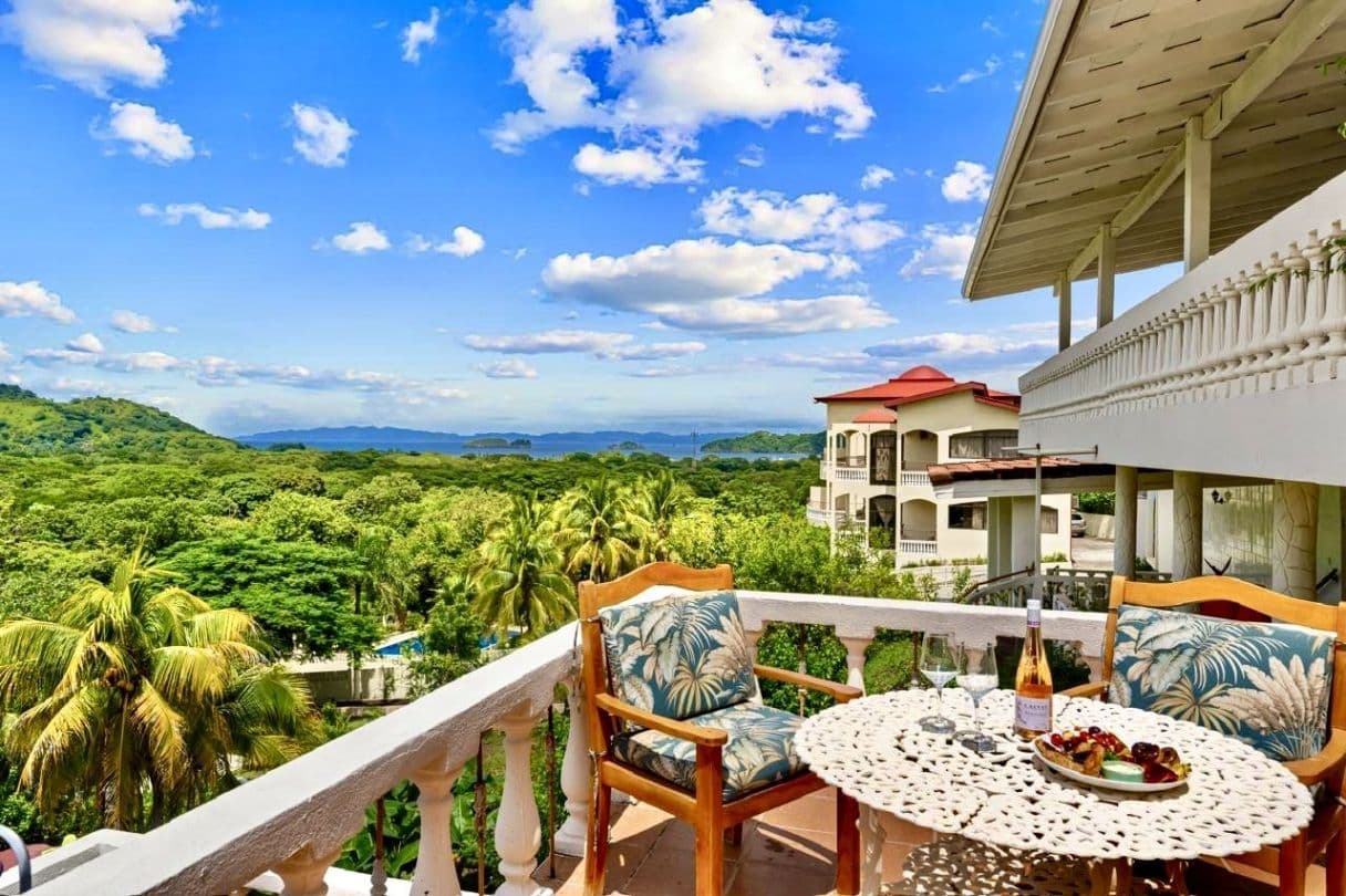 Prestigious 19-Bedroom Coastal Estate with Development Potential in Playa del Coco, photo 3