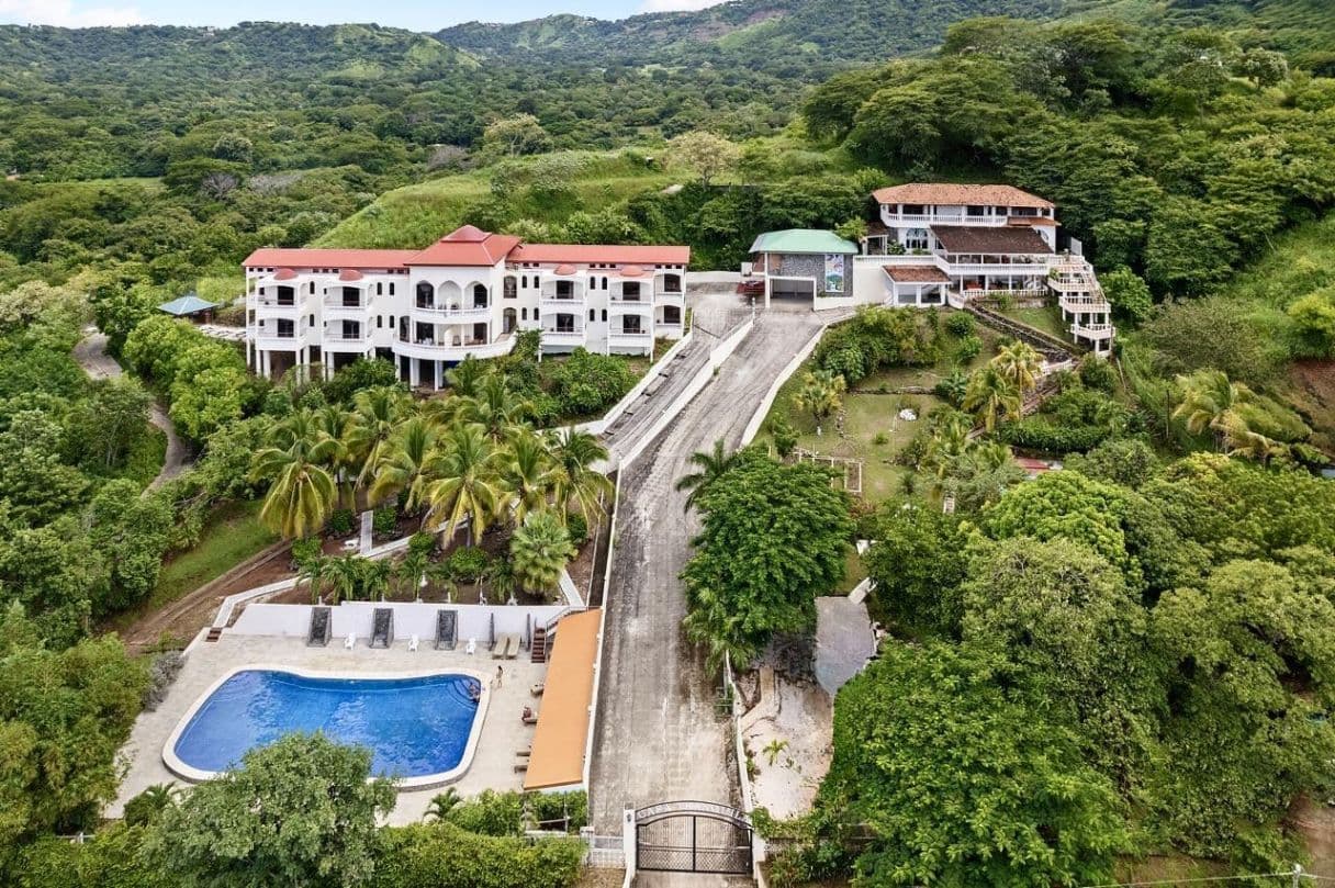 Prestigious 19-Bedroom Coastal Estate with Development Potential in Playa del Coco, photo 6