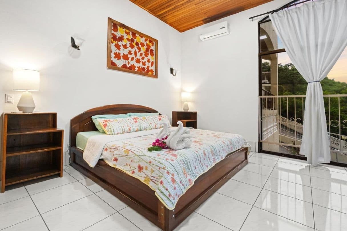 Prestigious 19-Bedroom Coastal Estate with Development Potential in Playa del Coco, photo 21