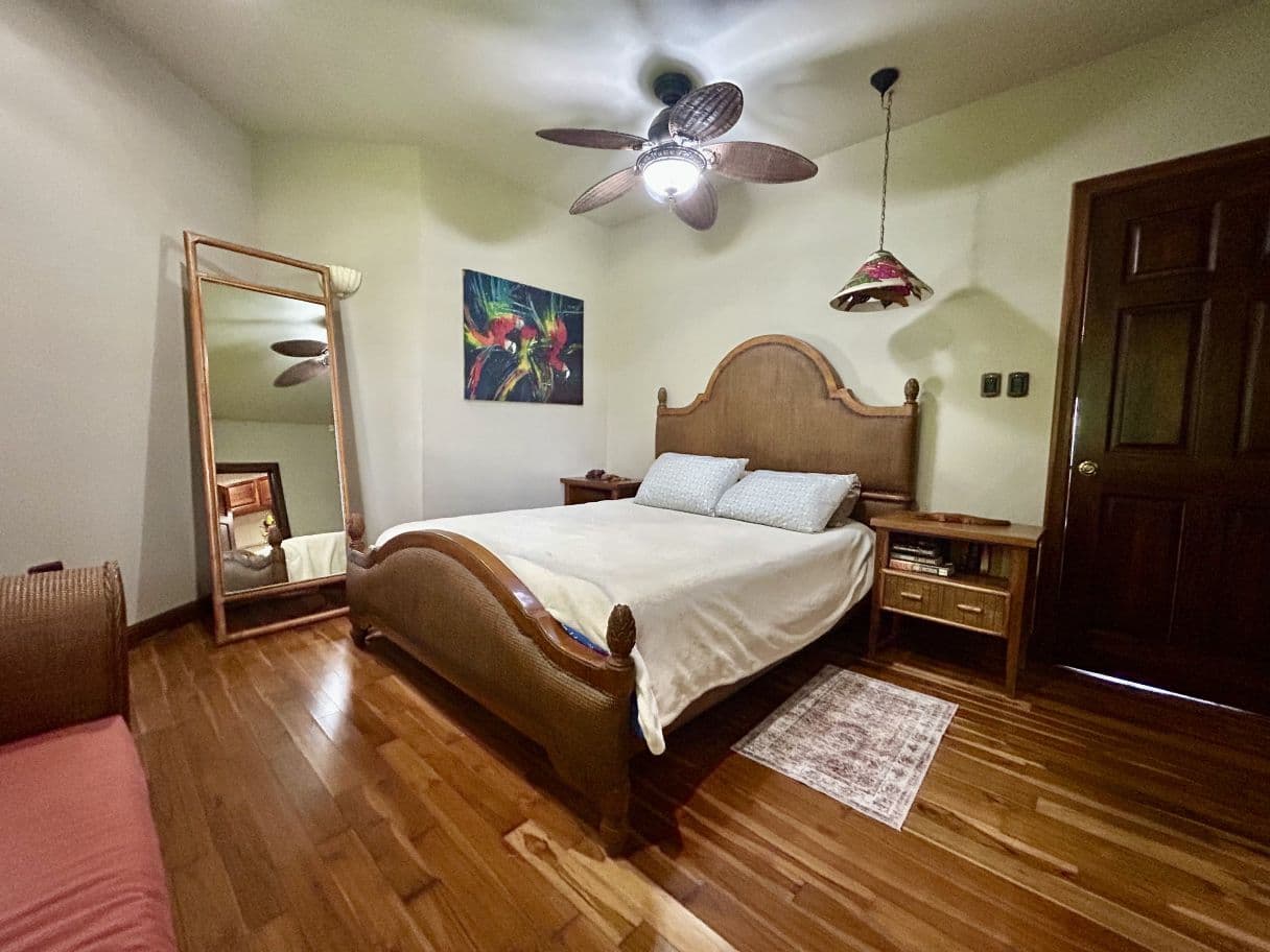 Waterfront Lake Arenal Villa with Guest Casita in Exclusive Buena Vista Community, photo 16