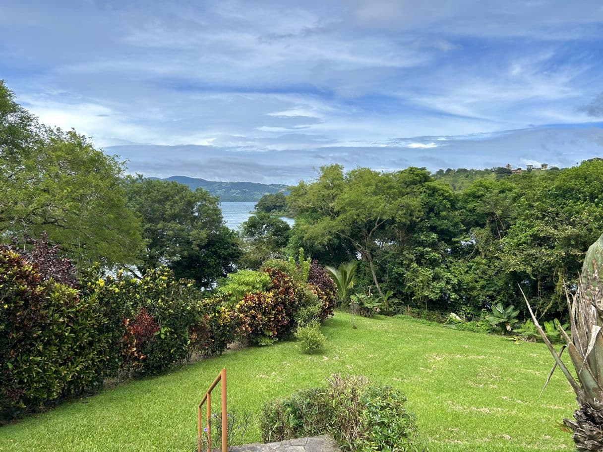 Waterfront Lake Arenal Villa with Guest Casita in Exclusive Buena Vista Community, photo 34