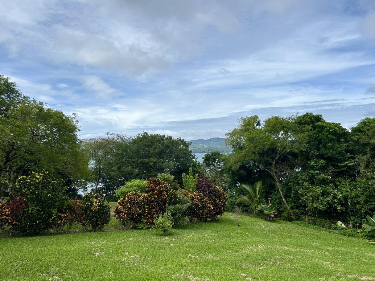 Waterfront Lake Arenal Villa with Guest Casita in Exclusive Buena Vista Community, photo 35