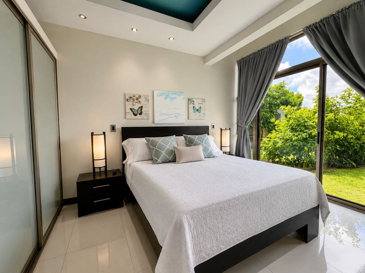 Lake Arenal Condominium Building | Three Private Suites | Lake Views | Walk To Marina, photo 11