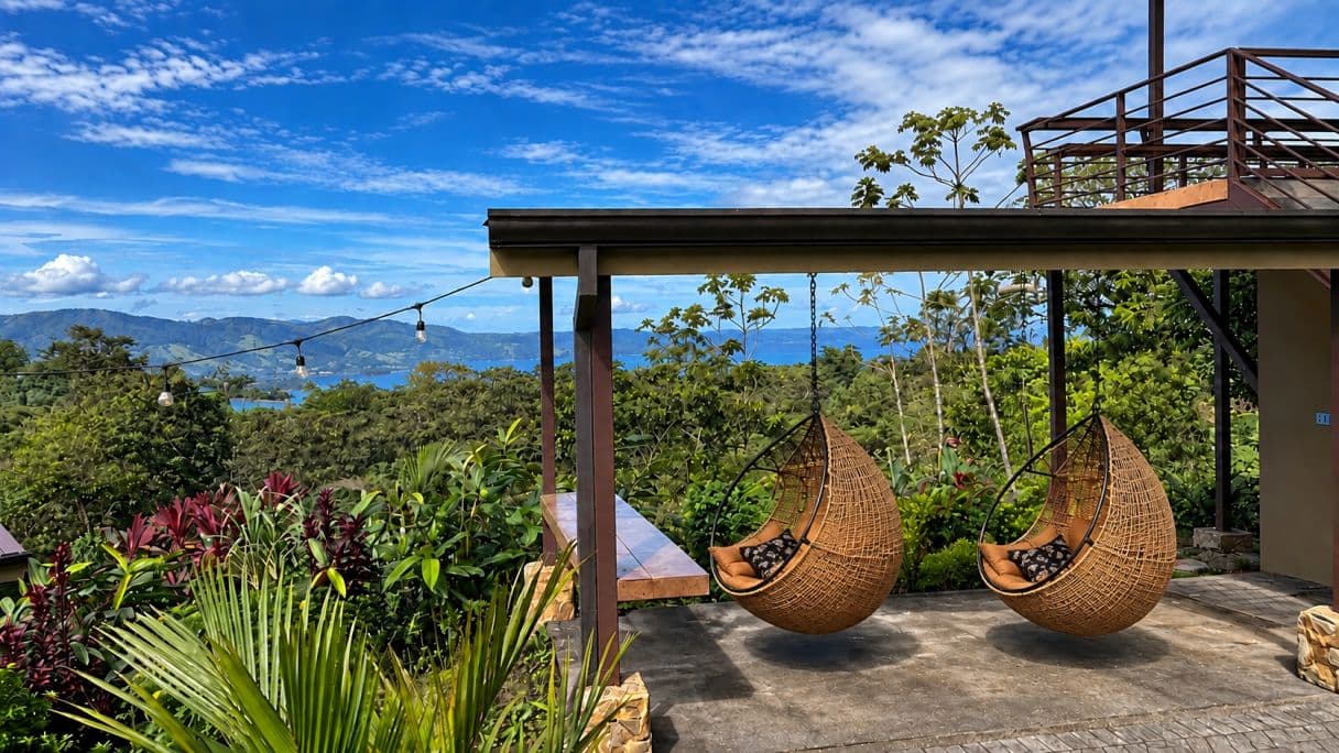 A Private Resort Estate Above Lake Arenal, photo 2