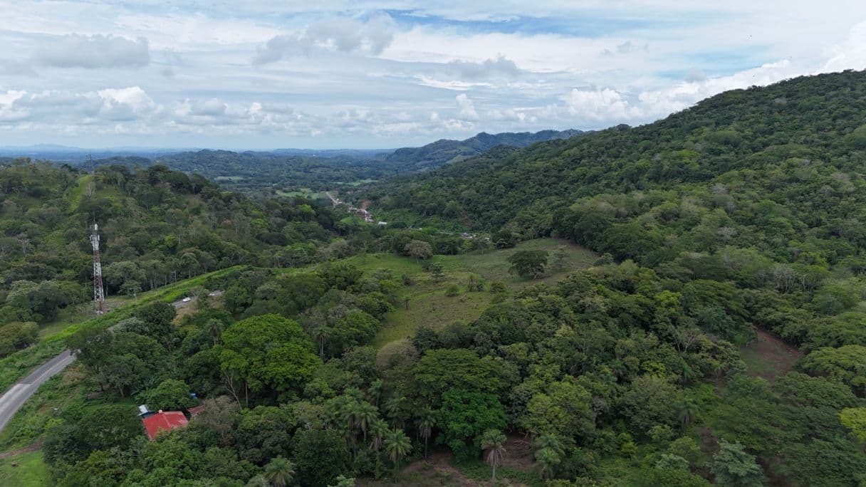 Commercial Lot with a House and Three Rental Cabins, Offering Business Potential Along Route 1 — Lourdes de Abangares, photo 15