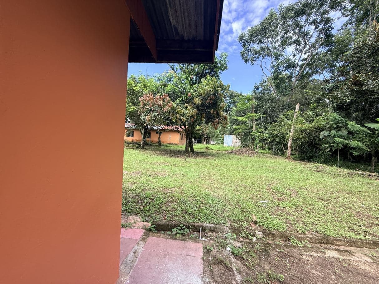 Home on a Spacious Lot with Residential and Commercial Use in Santa Clara de Upala, photo 17
