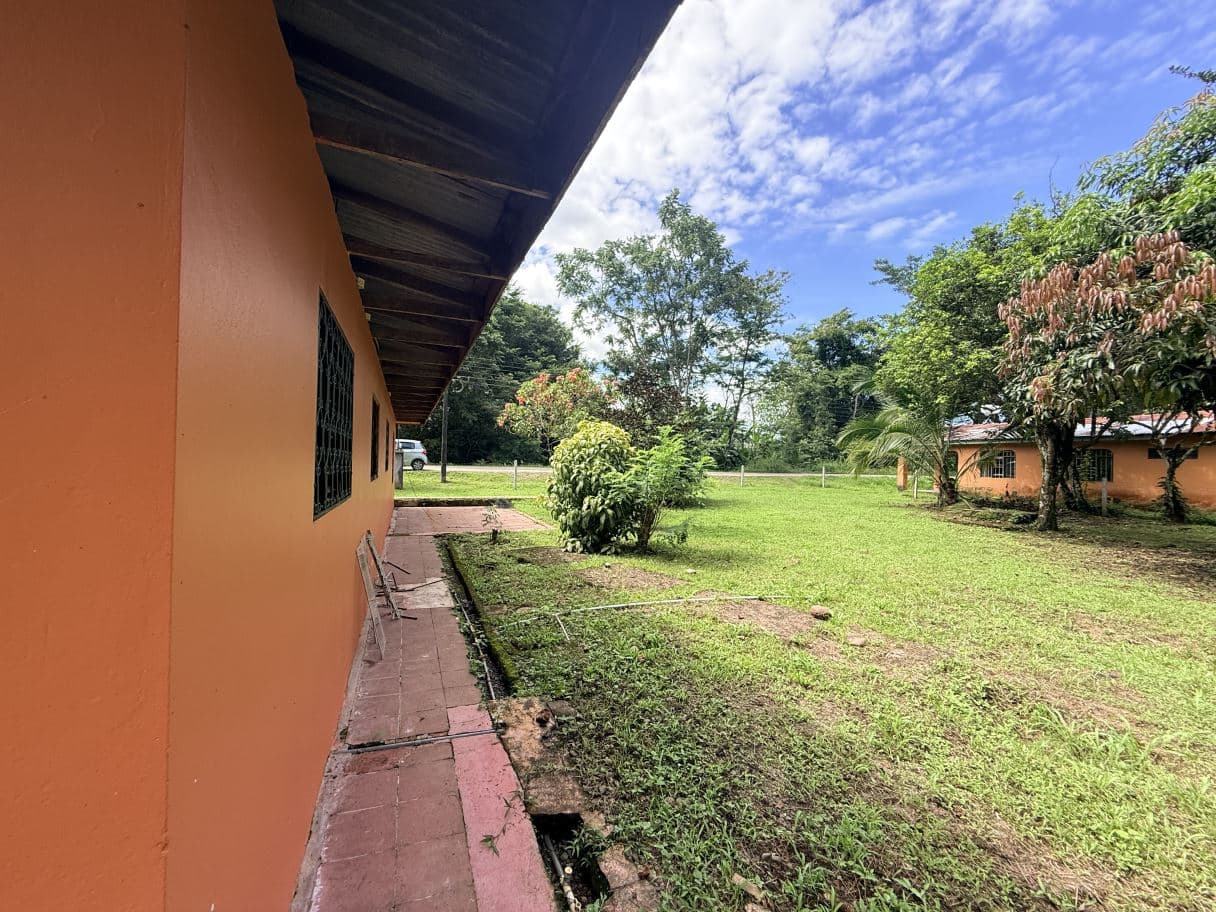 Home on a Spacious Lot with Residential and Commercial Use in Santa Clara de Upala, photo 16