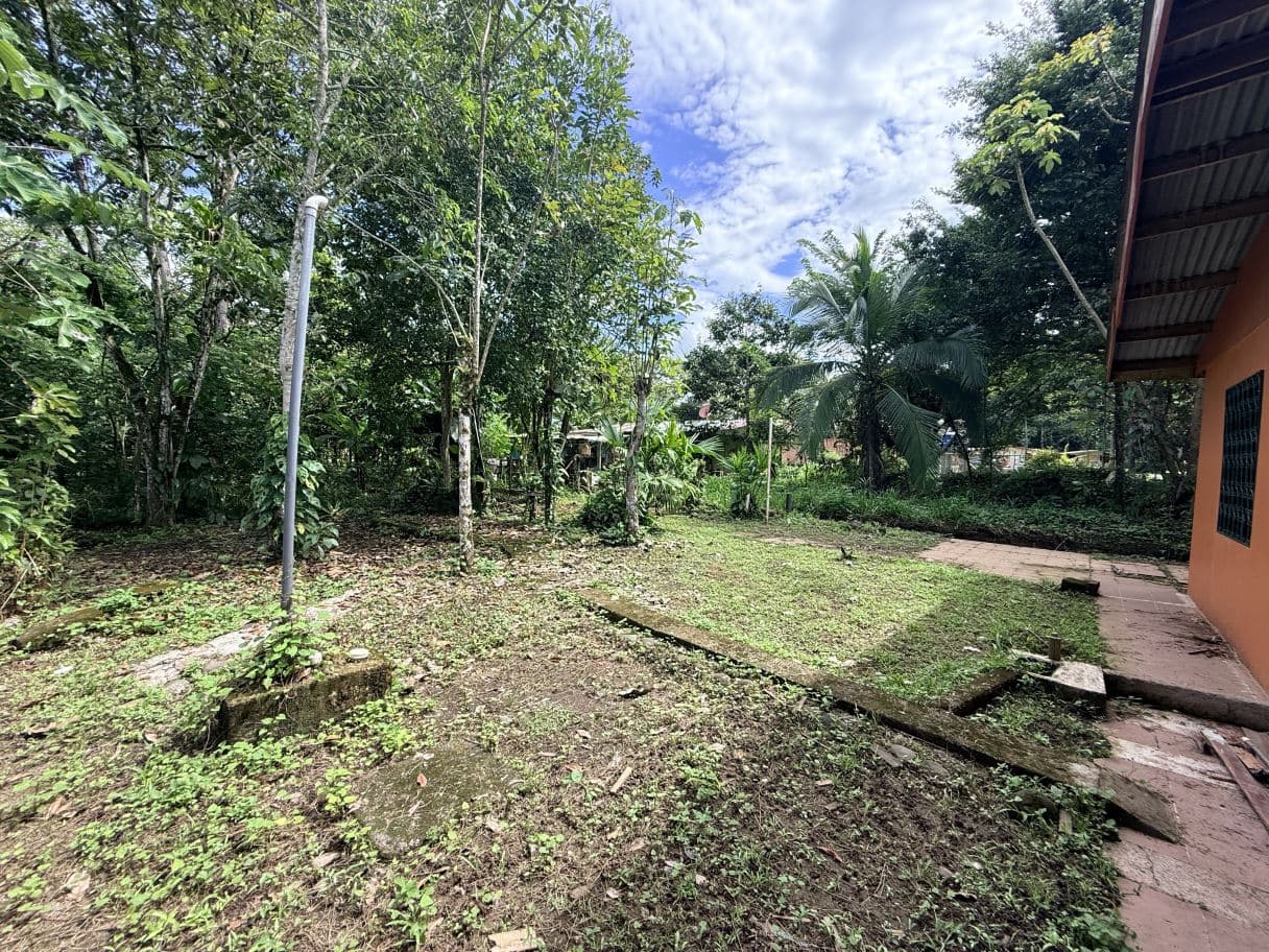 Home on a Spacious Lot with Residential and Commercial Use in Santa Clara de Upala, photo 15