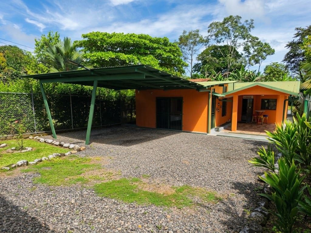 PRICE DROPPED $149K to $135K Tropical 3 bedroom 2 bathroom Private Oasis Near La Fortuna, photo 3