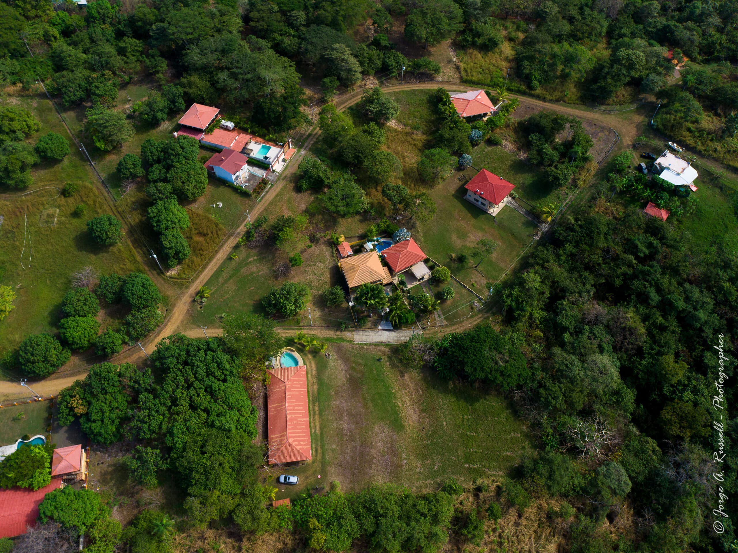 House With Pool On 0.75 Acre Close To The Beach, photo 3
