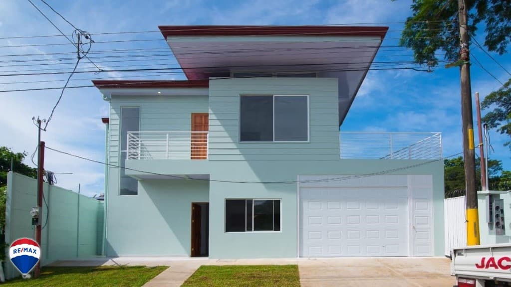 Charming Apartment Complex in Jaco Beach – Great Investment Opportunity!