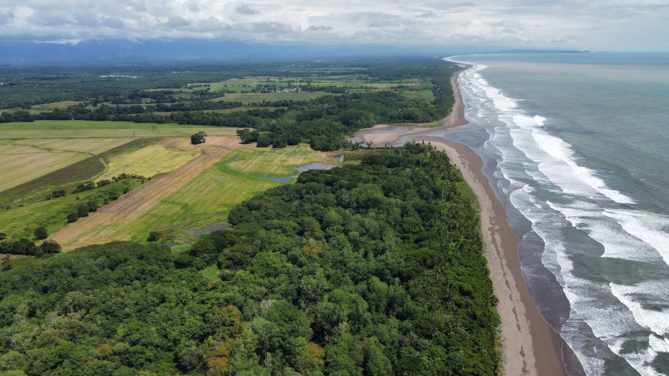 270 acres with 3 km of private beach, photo 5
