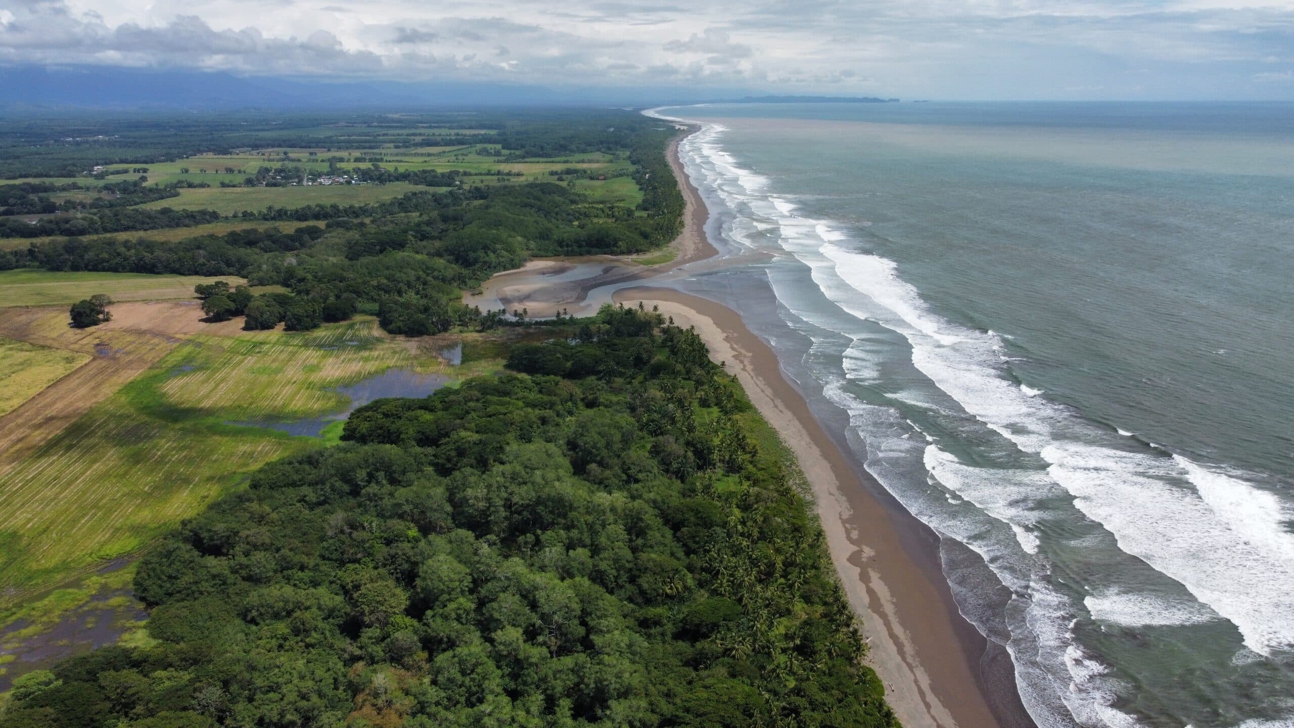 270 acres with 3 km of private beach, photo 2
