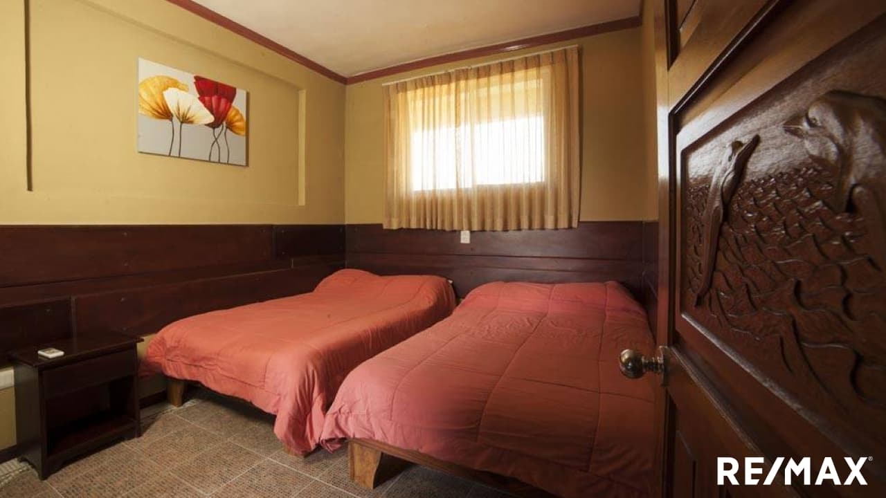 Prime Beachfront Hotel Investment, photo 3