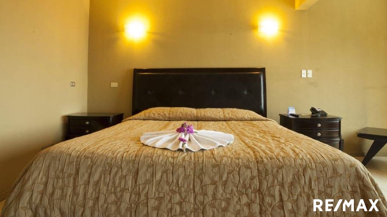 Prime Beachfront Hotel Investment, photo 5