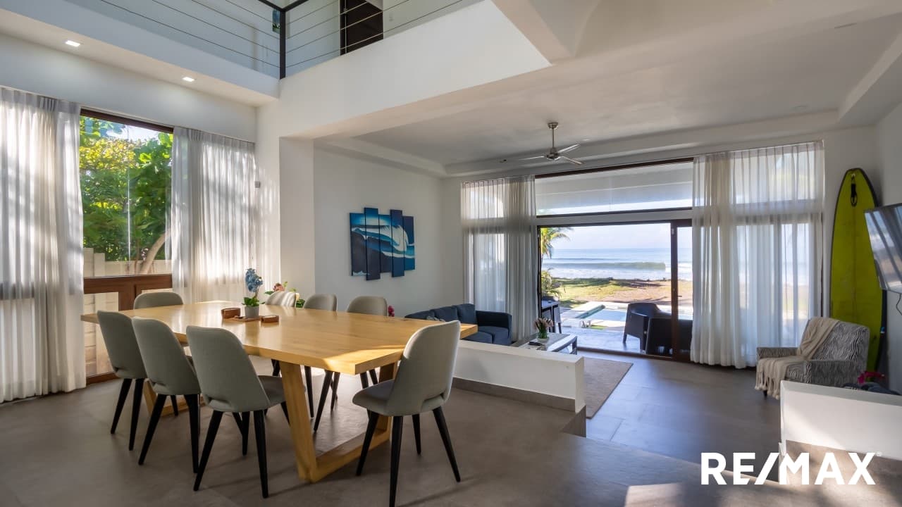 TIVIVES Exceptional Beachfront four berdoom house plus TWO guest houses, photo 21