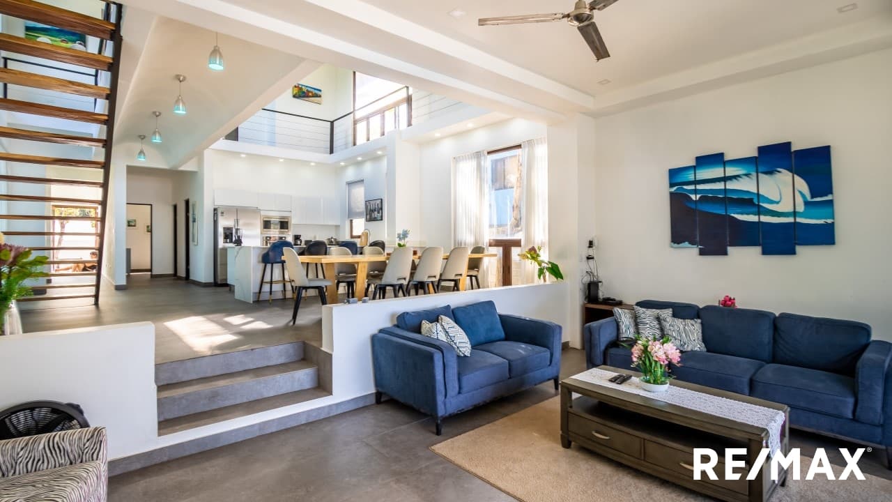 TIVIVES Exceptional Beachfront four berdoom house plus TWO guest houses, photo 24